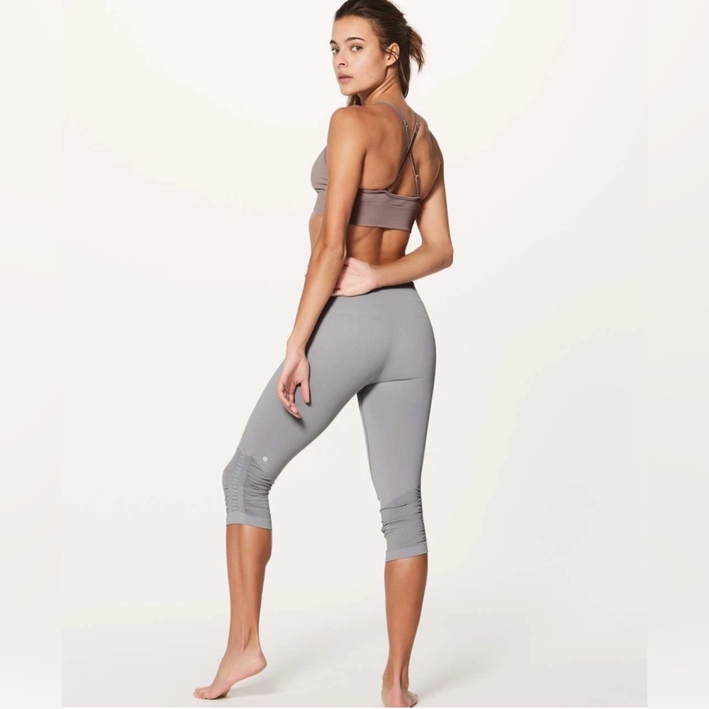 NWOT - Lululemon Awakening Crop *Taryn Toomey Collection 17" Ice Grey | SIZE: 4